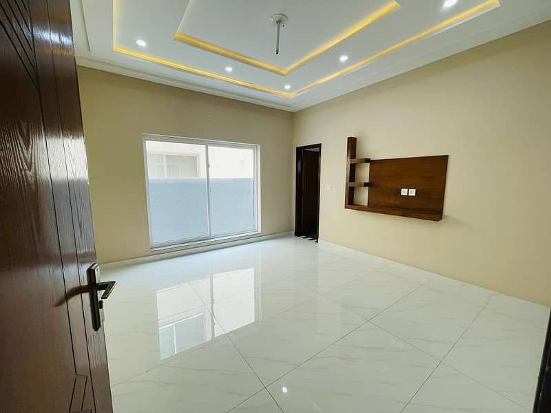 10 Marla House Available For Rent In Jasmine Block Sector C Bahria Town Lahore 24