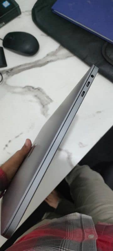 MacBook pro 2016 2