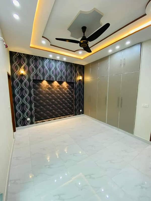 Upper Portion Of 10 Marla House For Rent In Chambelli Block Sector B Bahria Town 6