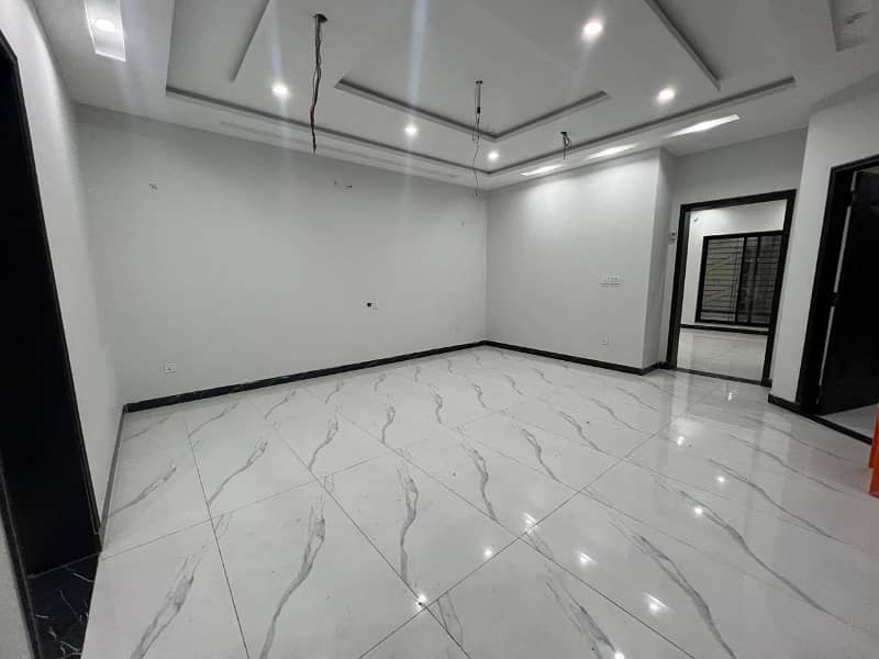 Upper Portion Of 10 Marla Available For Rent In Bahria Town Lahore 1