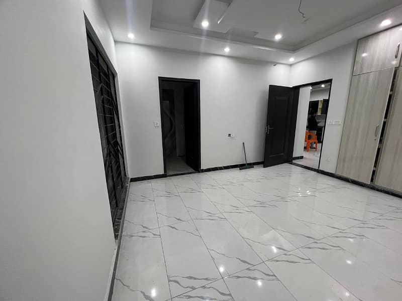 Upper Portion Of 10 Marla Available For Rent In Bahria Town Lahore 5