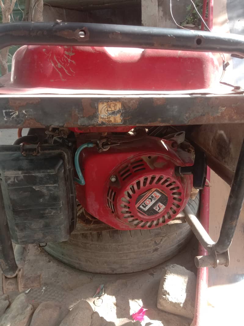 Used generator for sale in normal condition 1