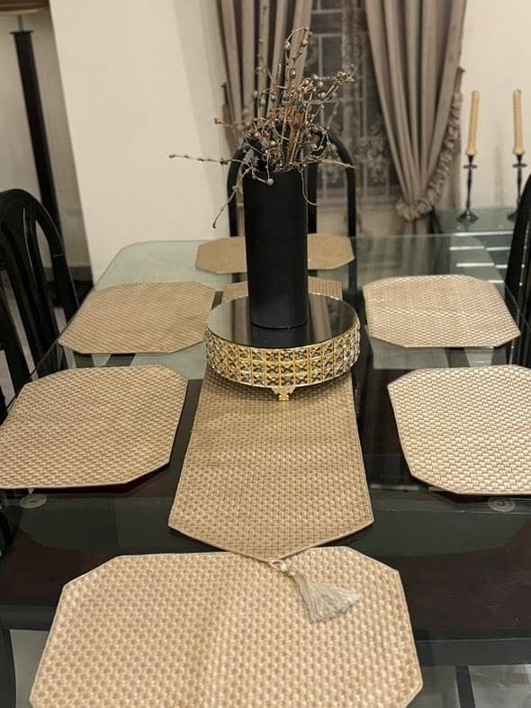 6 seater dinning set for sale. 6