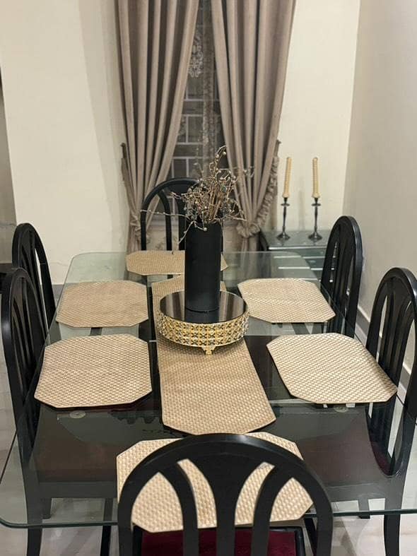 6 seater dinning set for sale. 7