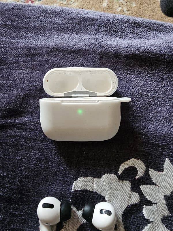 Airpods pro 1st gen 2