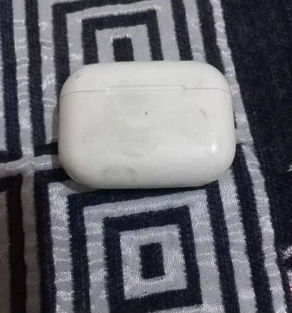 Airpods pro 1st gen 4