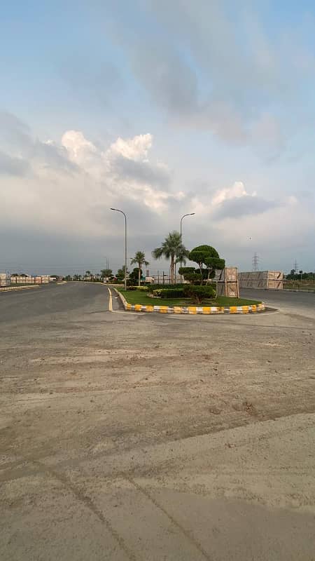 Prime 5 Marla Residential Plot for Sale in Edenabad 7