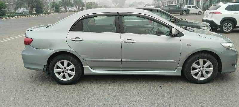 Toyota Corolla Altis 2012 1