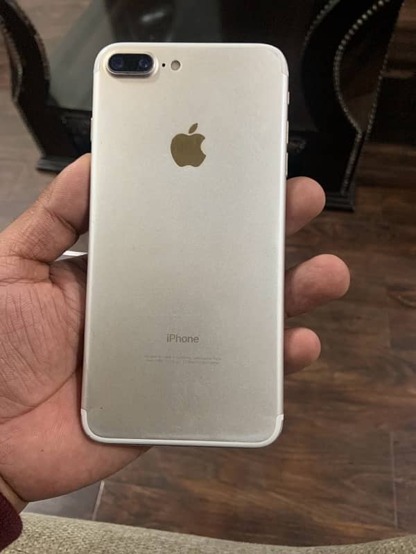 Apple iPhone 7 plus 1