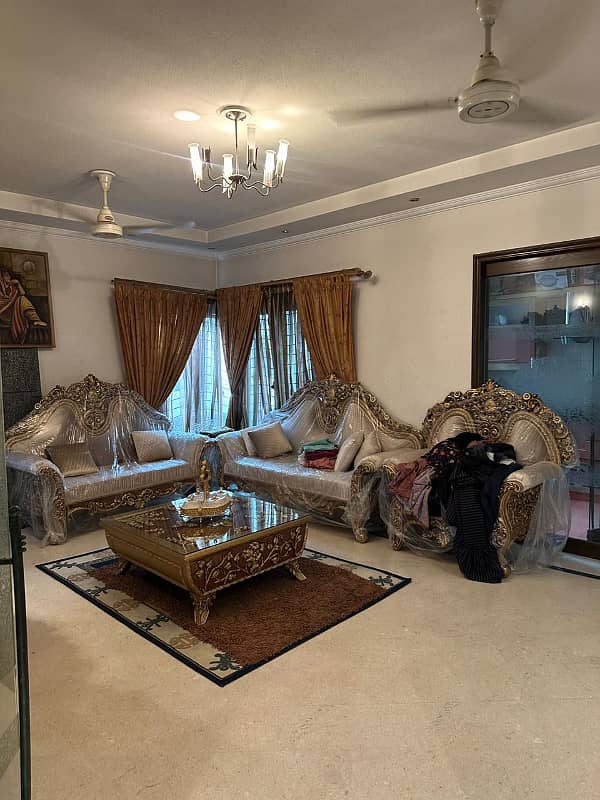 Kanal Modern Ouclass Lavish Maintained Bungalow very near to park 6