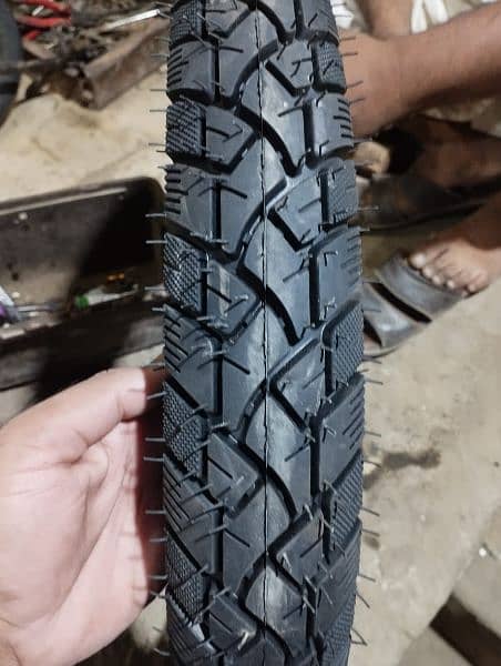 CG 125 and CD 70 new tyres available 1