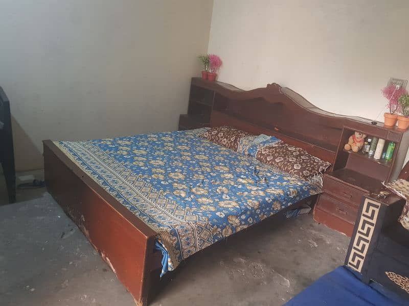 DOUBLE BED MATRESS 3 month use 4