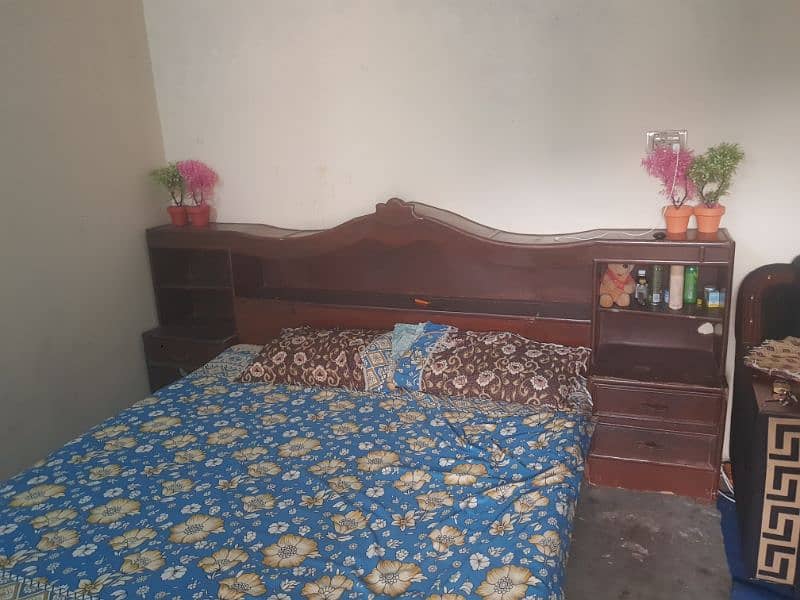 DOUBLE BED MATRESS 3 month use 5