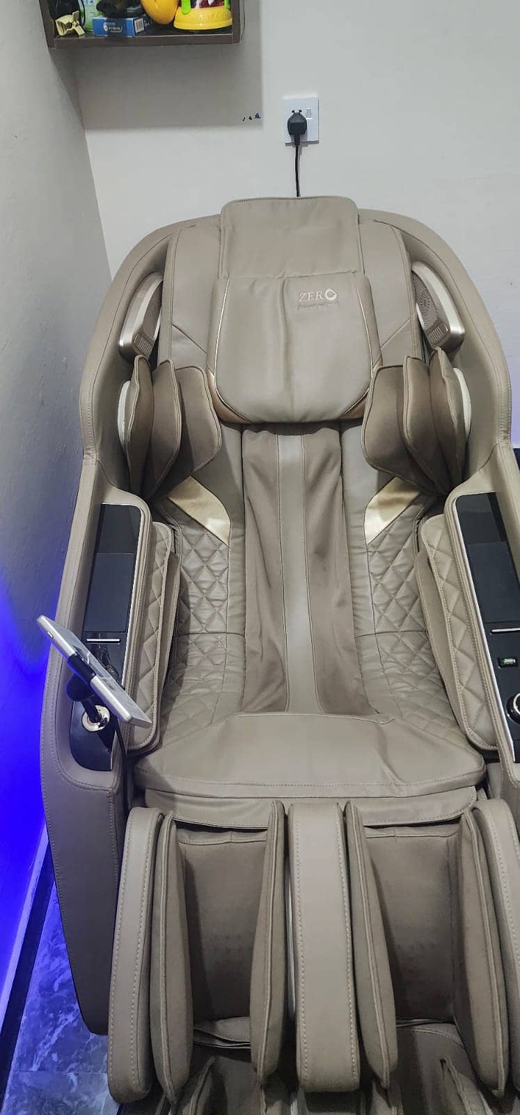 Zero Gravity U Majestic Massage Chair with 2 years brand warranty 0