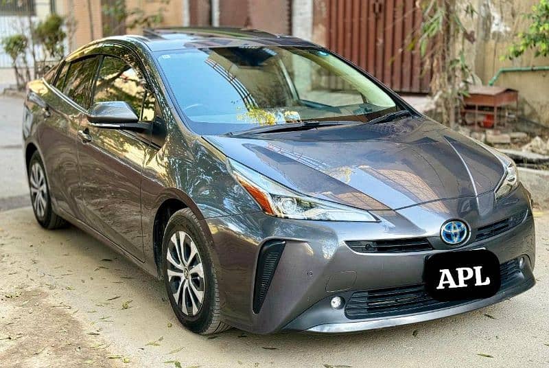 Toyota Prius Hybrid 2020 modle 1