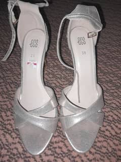 sandals size 38 brand ecs