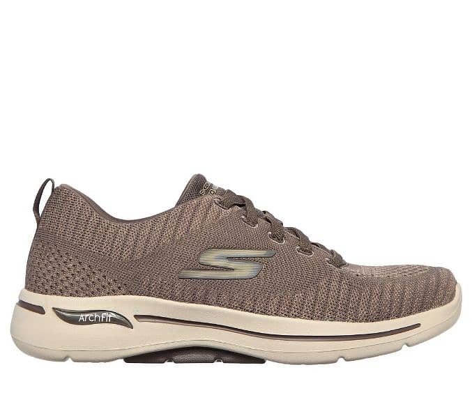 premium condition original Skechers 11 month 2023 model 3