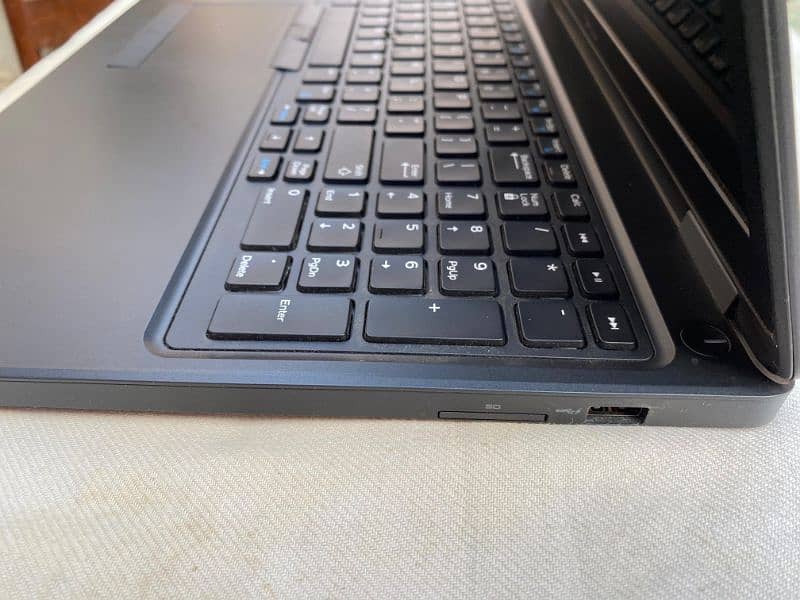 DELL LATITUDE E5550 8/256GB SSD CORE I7 5TH GENERATION  FOR SALE 1