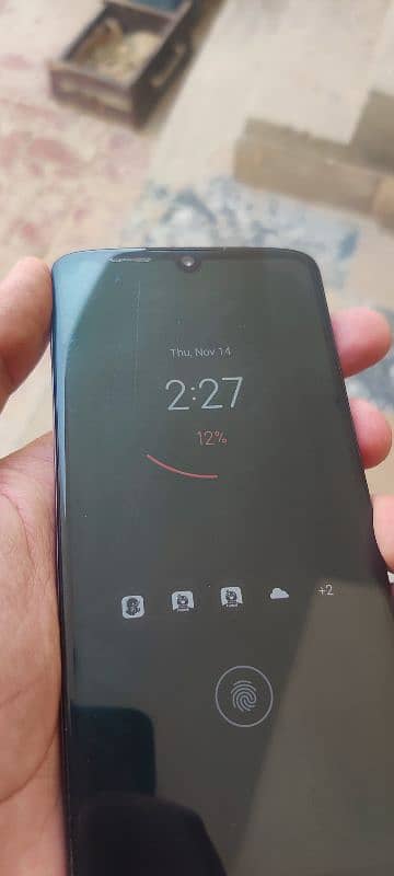 Motorola Z4 4/128 Non PTA  display finger hasirf glass ka rang utra ha 7