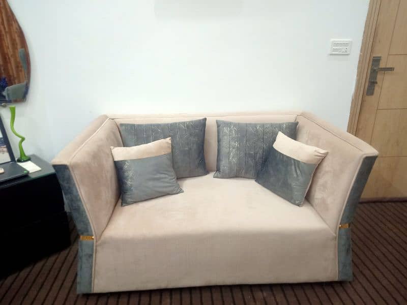 7 Seater Sofa & Dining Table for Sale 3