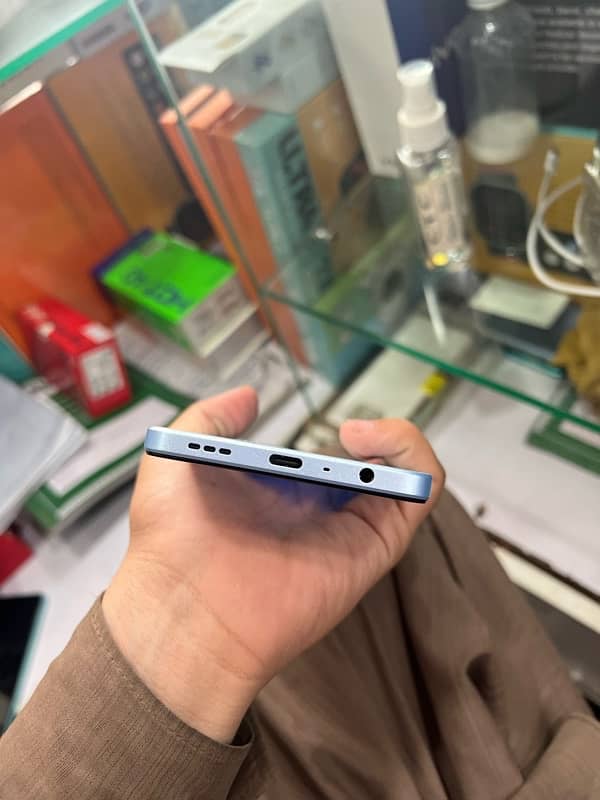 Oppo a60 4