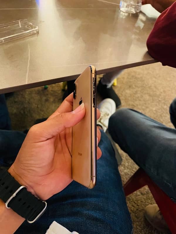 iPhone Xs Non PTA Factory Unlock 3