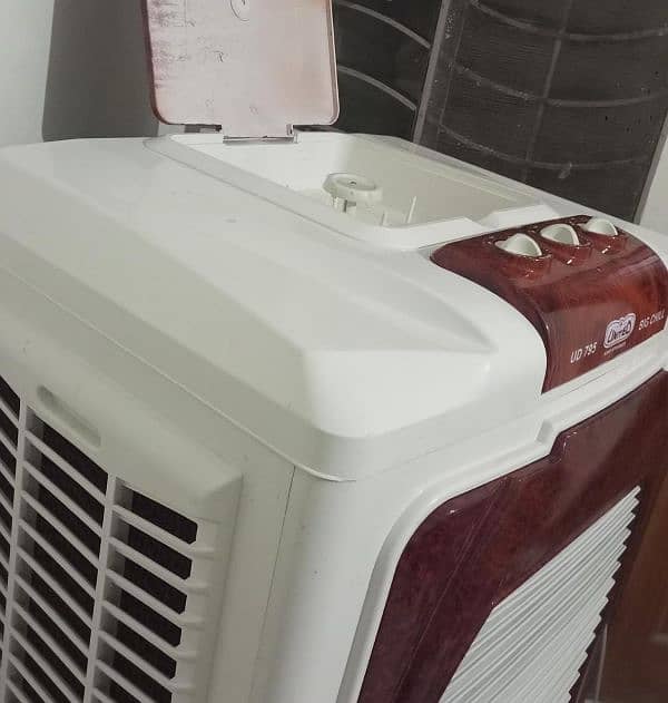 United Room Air-cooler Condition 10/10 only 2 months used 3