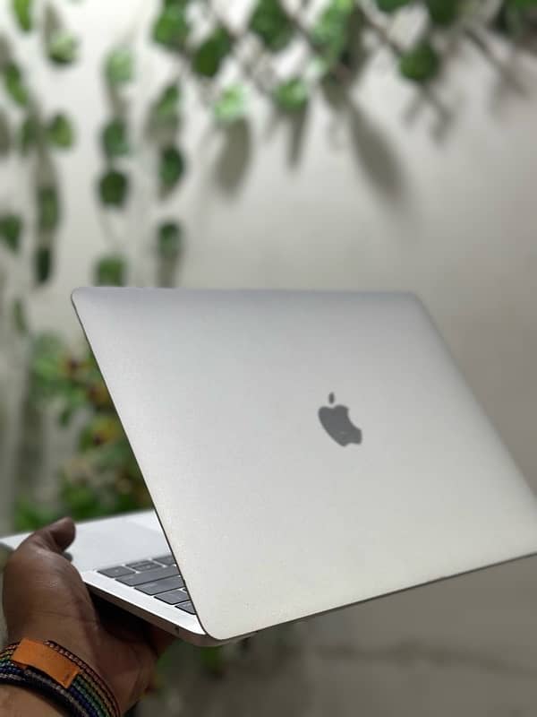 MACBOOK Air 13inch 0