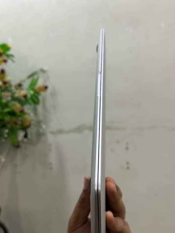 MACBOOK Air 13inch 3