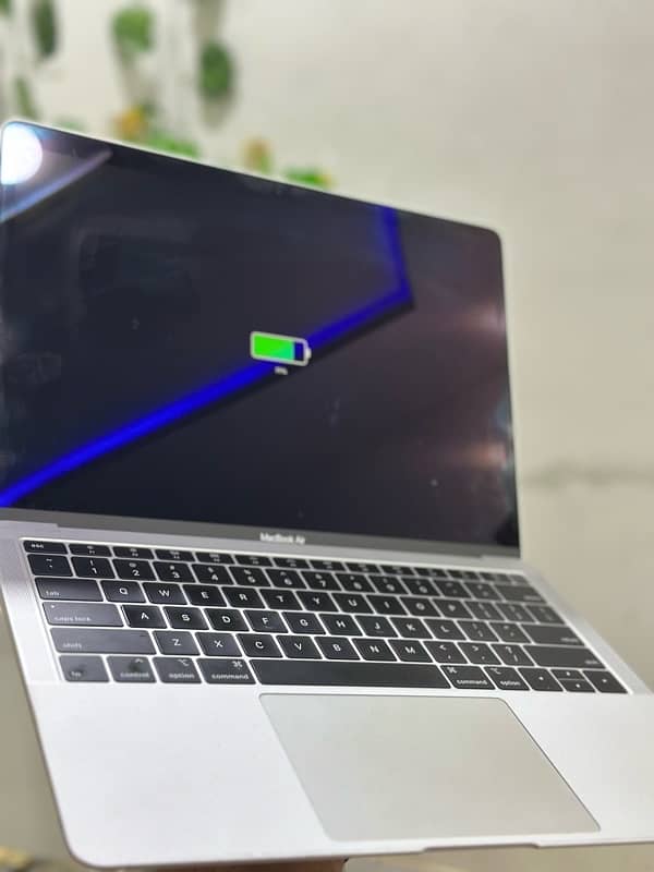 MACBOOK Air 13inch 6