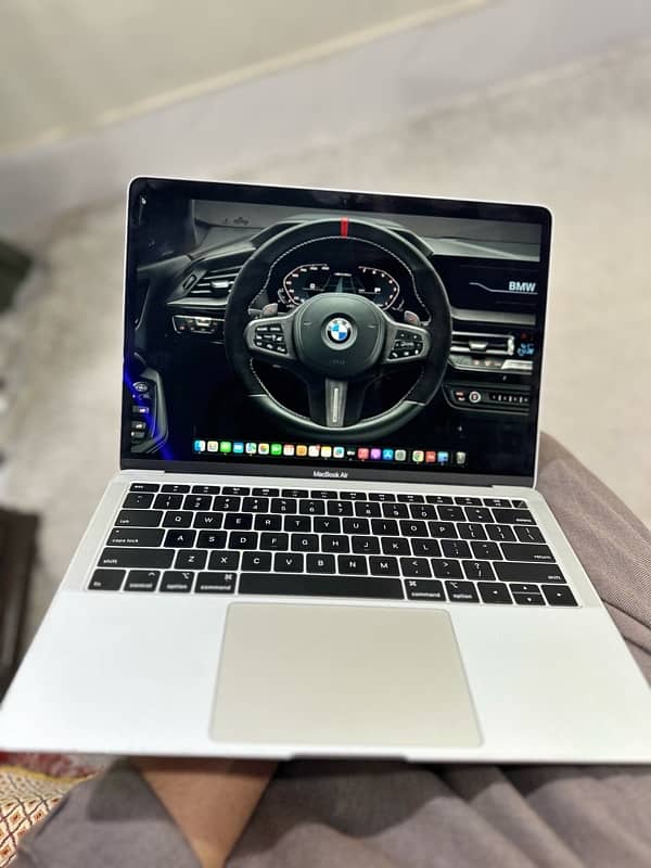 MACBOOK Air 13inch 8