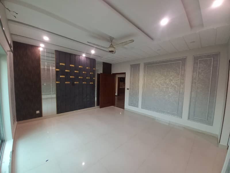 Spacious 1 Kanal House for Rent in Sector E, Bahria Town, Lahore Prime Location, Modern Amenities 9