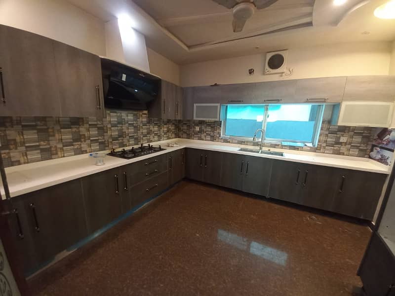 Spacious 1 Kanal House for Rent in Sector E, Bahria Town, Lahore Prime Location, Modern Amenities 11