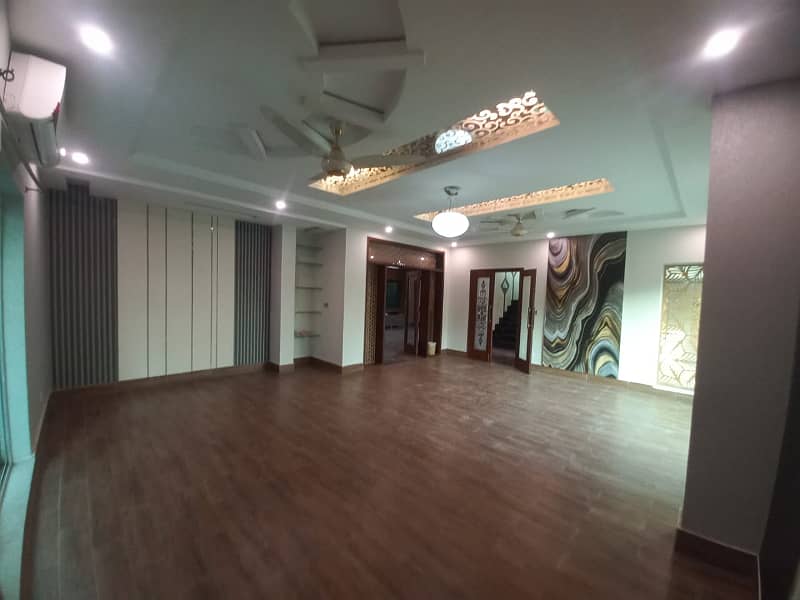 Spacious 1 Kanal House for Rent in Sector E, Bahria Town, Lahore Prime Location, Modern Amenities 13