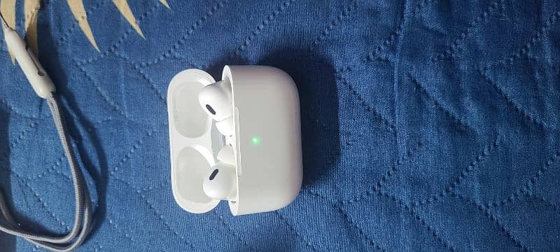 AIR PODS PRO 4