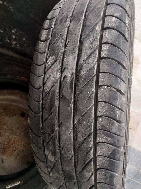 165/65 R 13 tyre . . 2