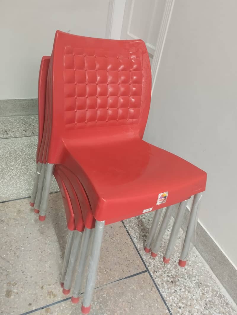 Brand new hard plastic chairs 1