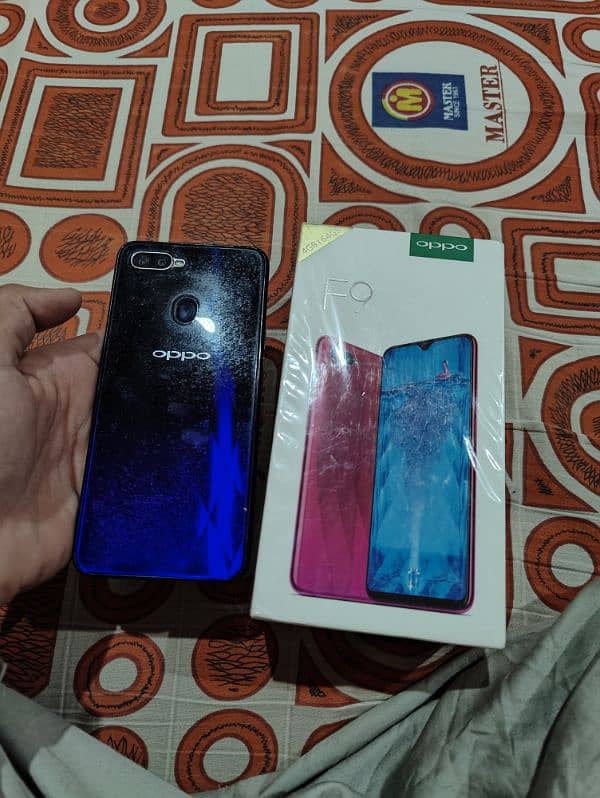 Oppo F9 0