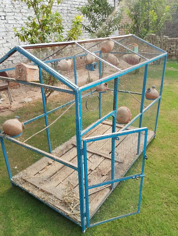 parrot or hen cage for sale 4x6sq 5