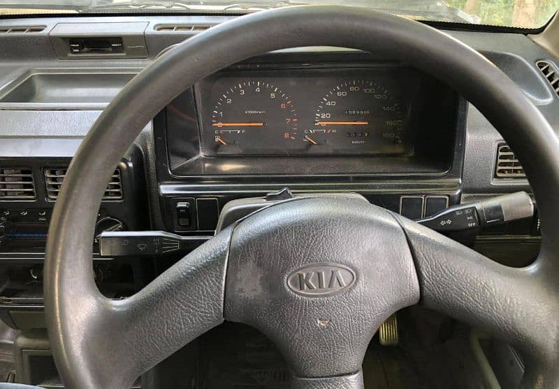 KIA Classic 2001 9