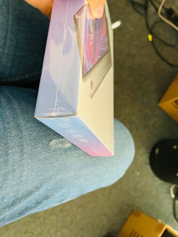 Lenovo tab m10 box packed 2