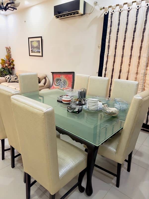 8 Chairs Dinning Table 0