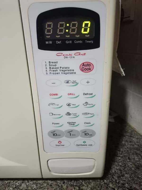 DW 131 A Microwave good condition 0