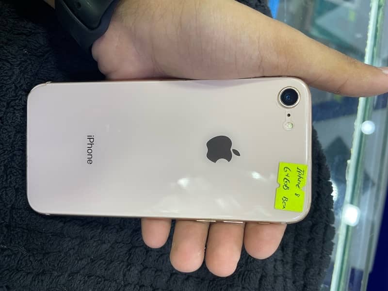 iphone 8 64gb pta aprvd with box 4