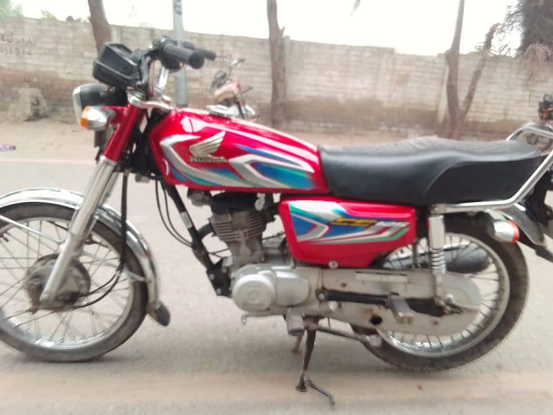 Honda CG125 For sale Total geniun contact 03004204272 5