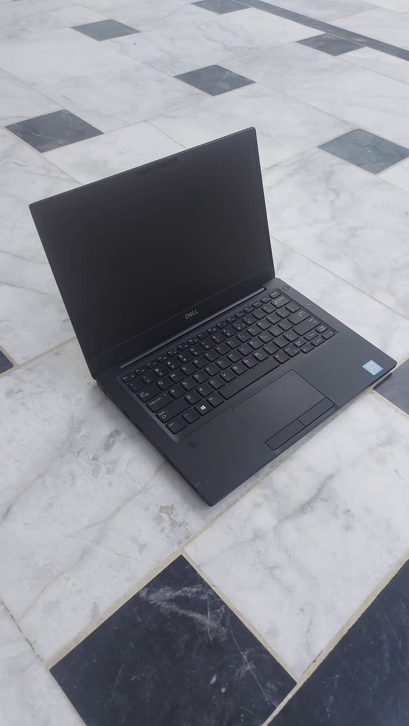 Dell Core i5 | C | 256 SSD | Latitude 7390 1