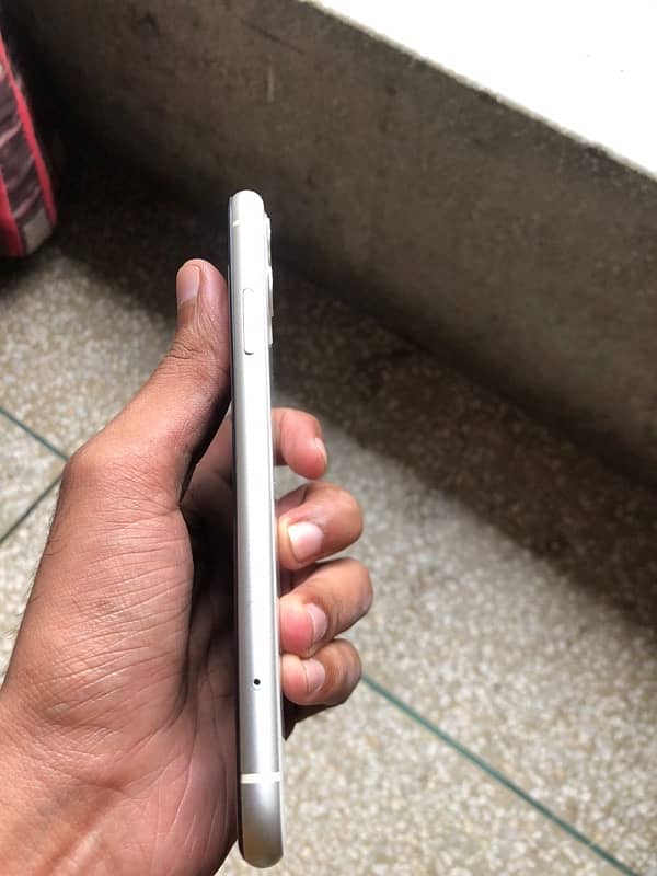 iphone 11 64gb white 3