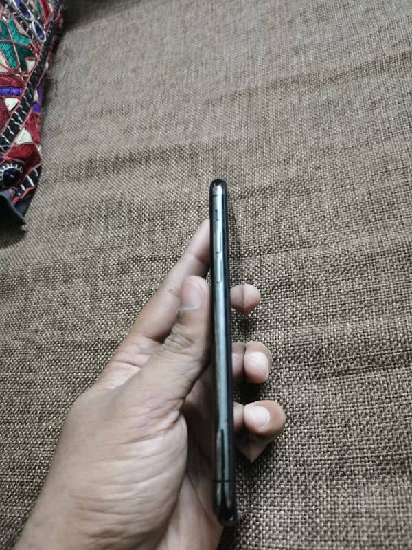 iphone 11 Pro 256GB dual sim non PTA 2