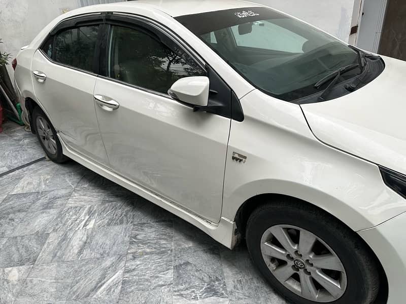 Toyota Corolla Altis 1.8  2017 4