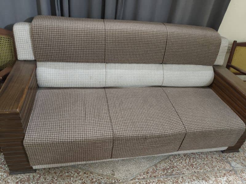 5 seater sofa set in good condition 1